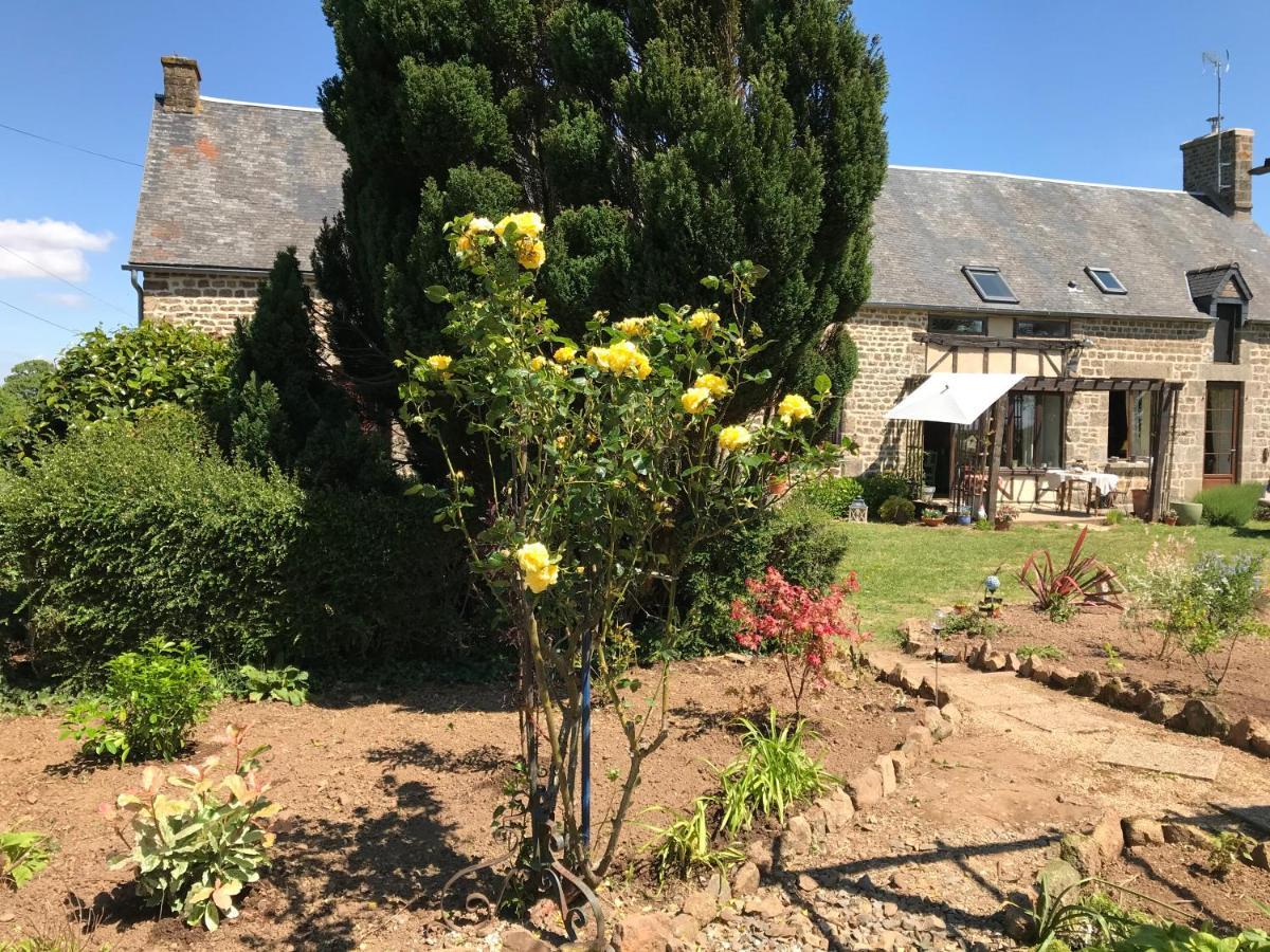 Le Jardin Des Fees Bed & Breakfast Savigny-le-Vieux ภายนอก รูปภาพ