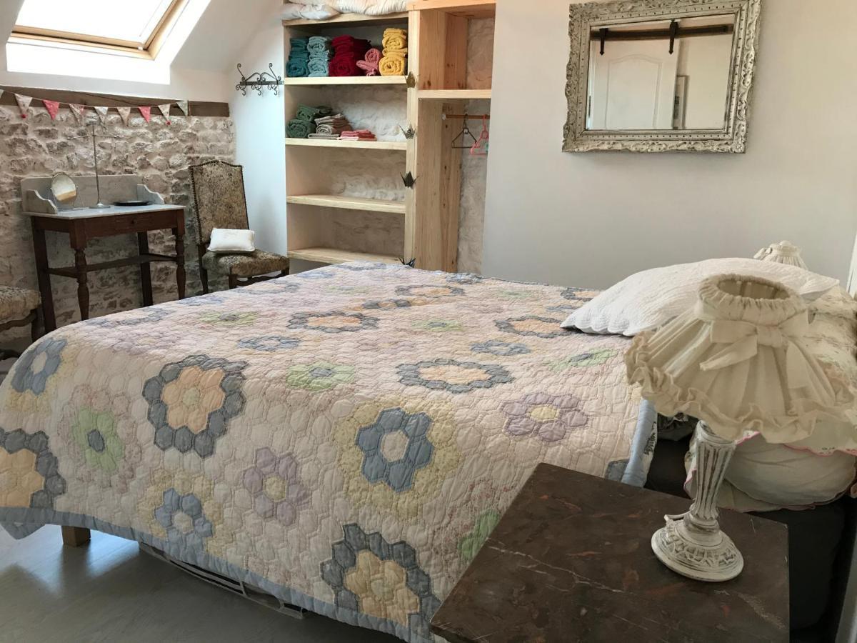 Le Jardin Des Fees Bed & Breakfast Savigny-le-Vieux ภายนอก รูปภาพ
