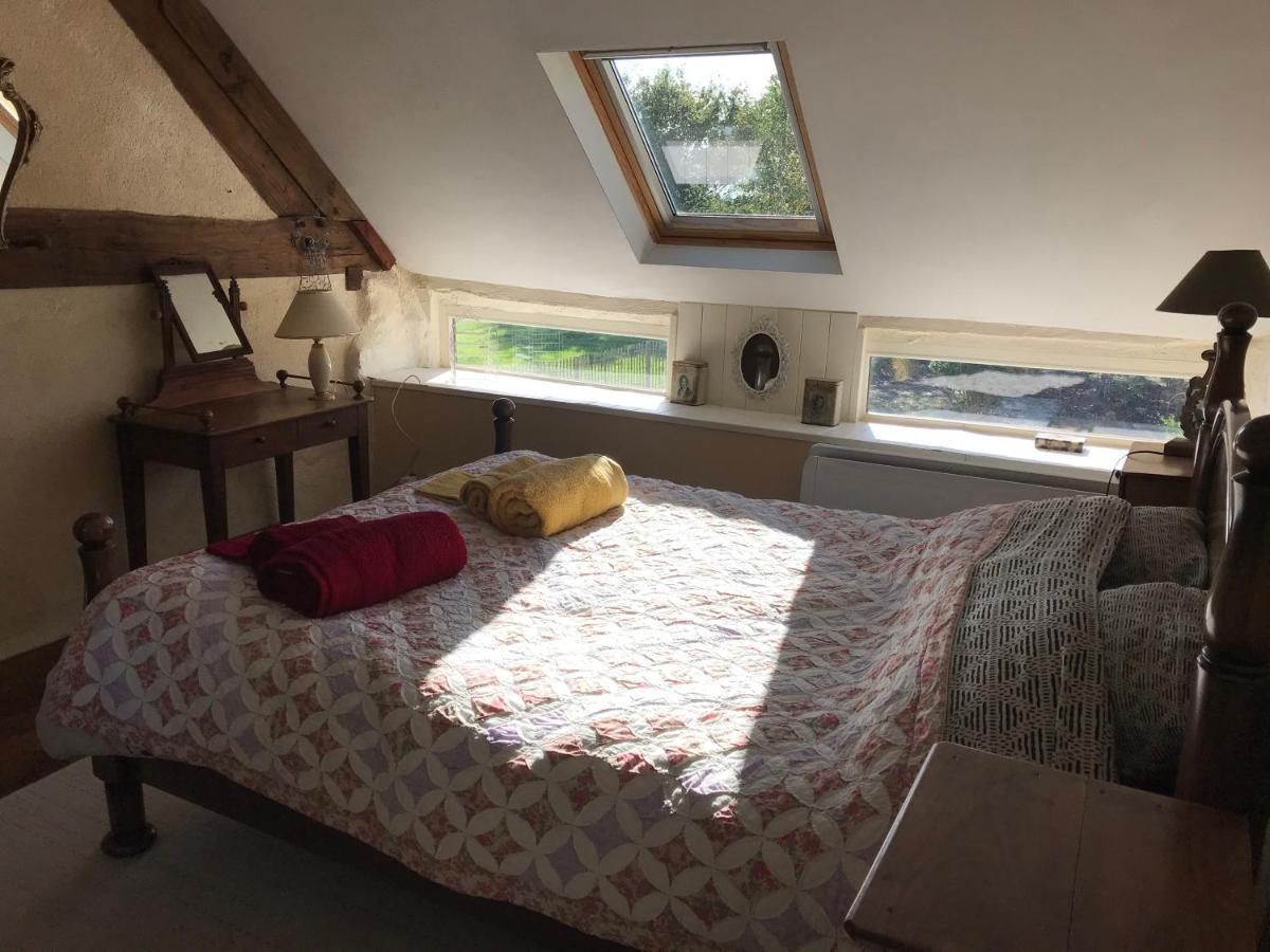 Le Jardin Des Fees Bed & Breakfast Savigny-le-Vieux ภายนอก รูปภาพ
