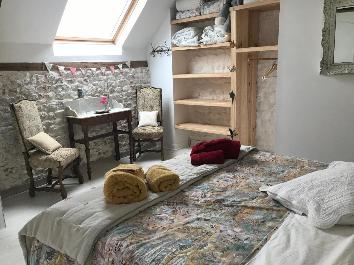 Le Jardin Des Fees Bed & Breakfast Savigny-le-Vieux ภายนอก รูปภาพ