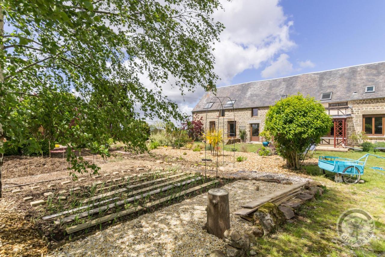 Le Jardin Des Fees Bed & Breakfast Savigny-le-Vieux ภายนอก รูปภาพ