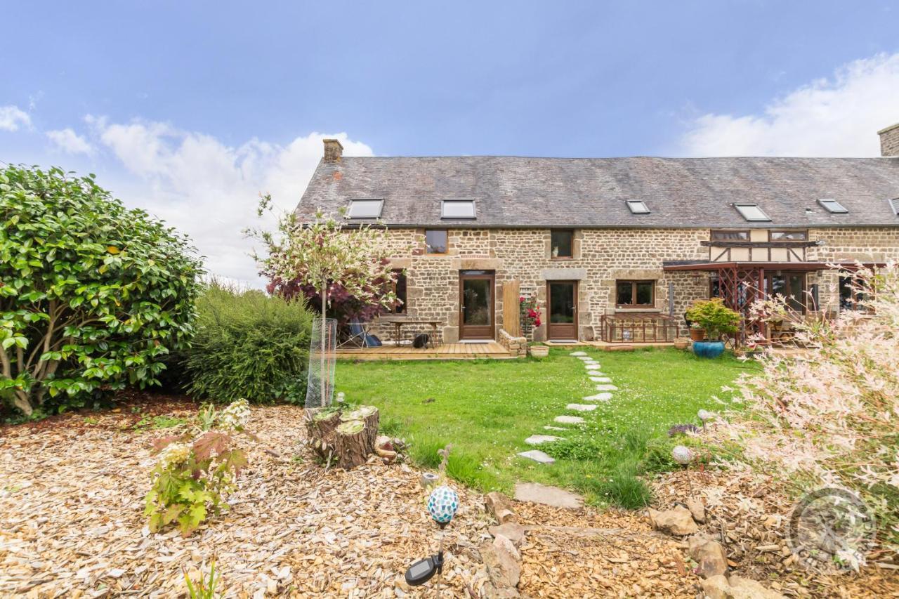 Le Jardin Des Fees Bed & Breakfast Savigny-le-Vieux ภายนอก รูปภาพ