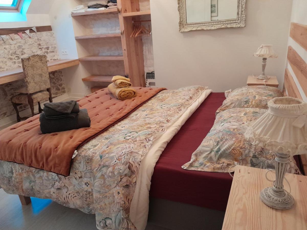 Le Jardin Des Fees Bed & Breakfast Savigny-le-Vieux ภายนอก รูปภาพ