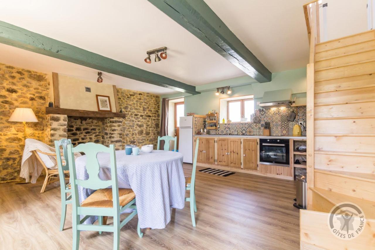 Le Jardin Des Fees Bed & Breakfast Savigny-le-Vieux ภายนอก รูปภาพ